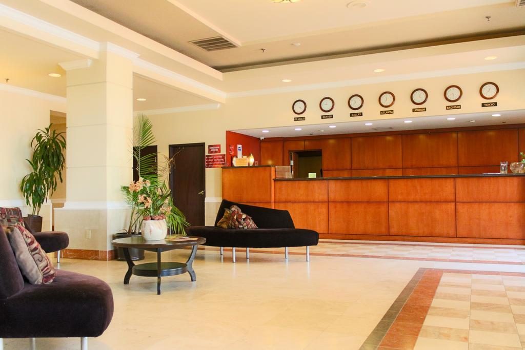 Hotel Ramada Plaza By Wyndham Atlanta Airport College Park Esterno foto