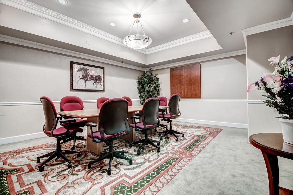 Hotel Ramada Plaza By Wyndham Atlanta Airport College Park Esterno foto