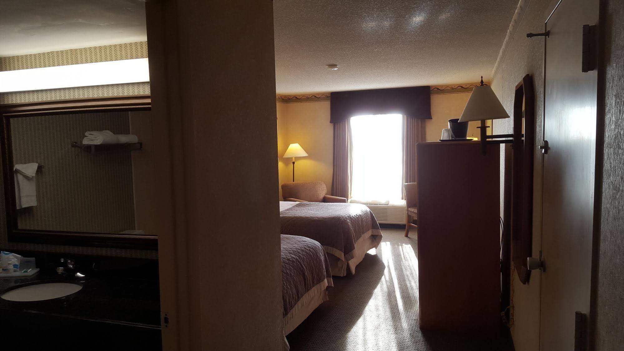 Hotel Ramada Plaza By Wyndham Atlanta Airport College Park Esterno foto