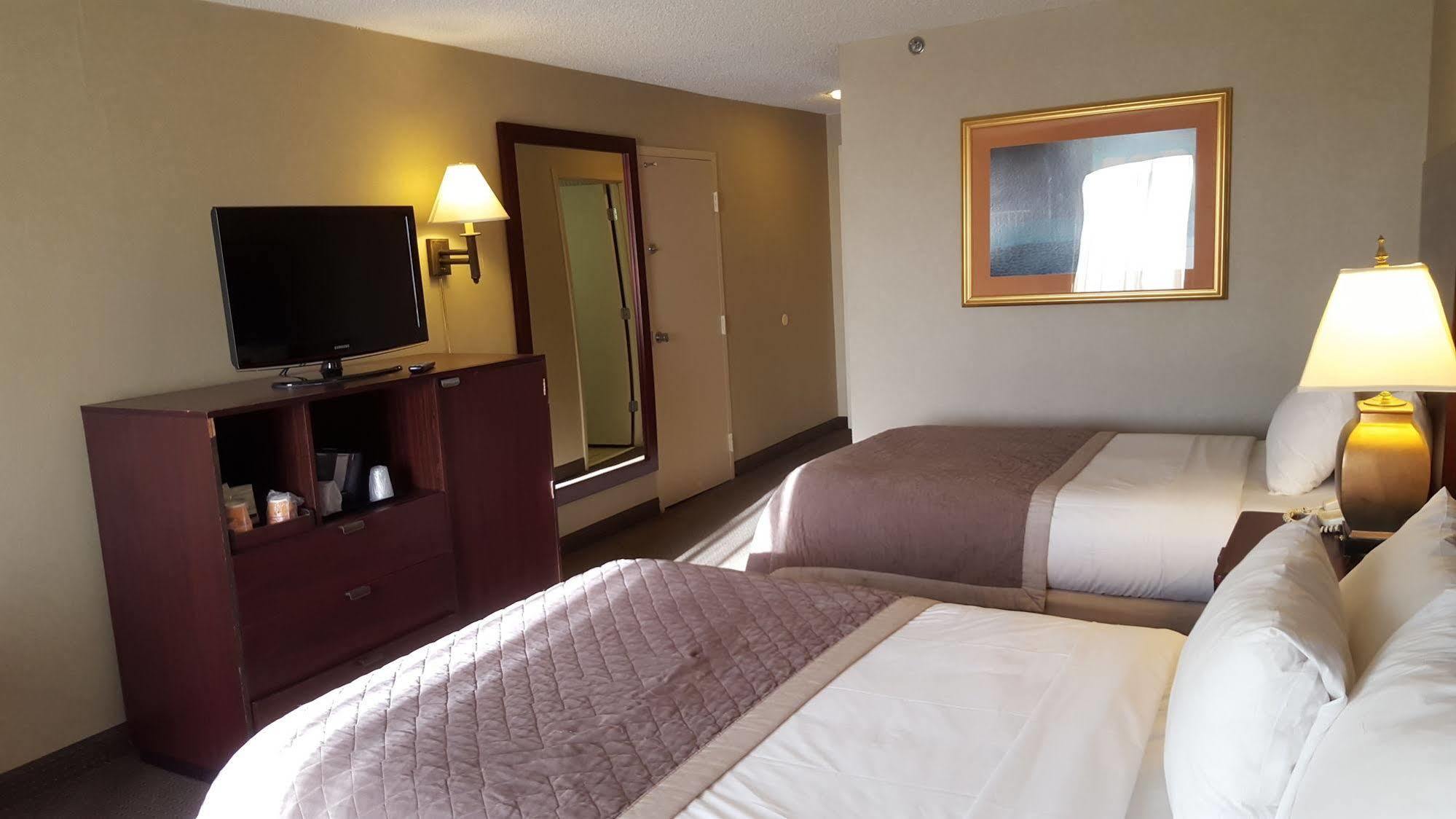 Hotel Ramada Plaza By Wyndham Atlanta Airport College Park Esterno foto
