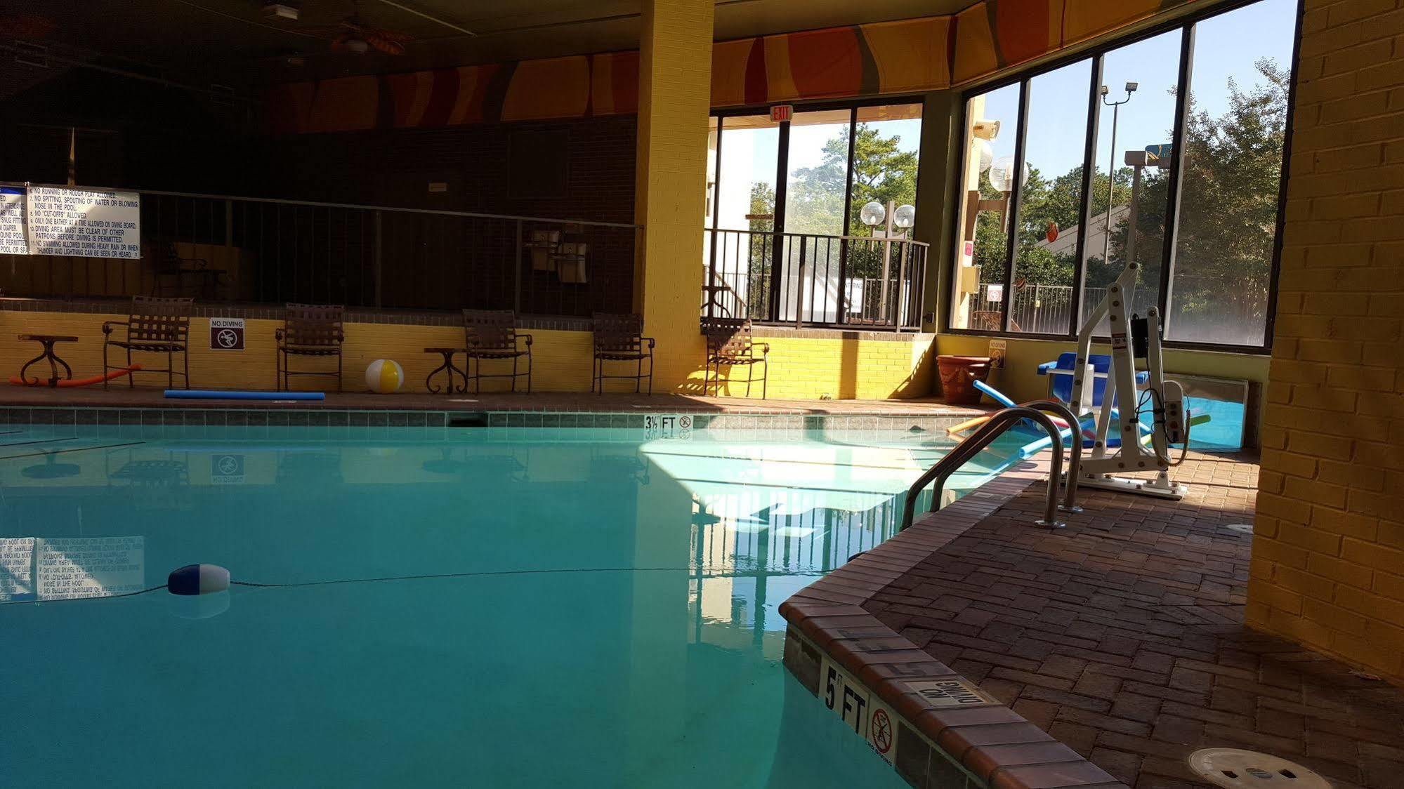 Hotel Ramada Plaza By Wyndham Atlanta Airport College Park Esterno foto