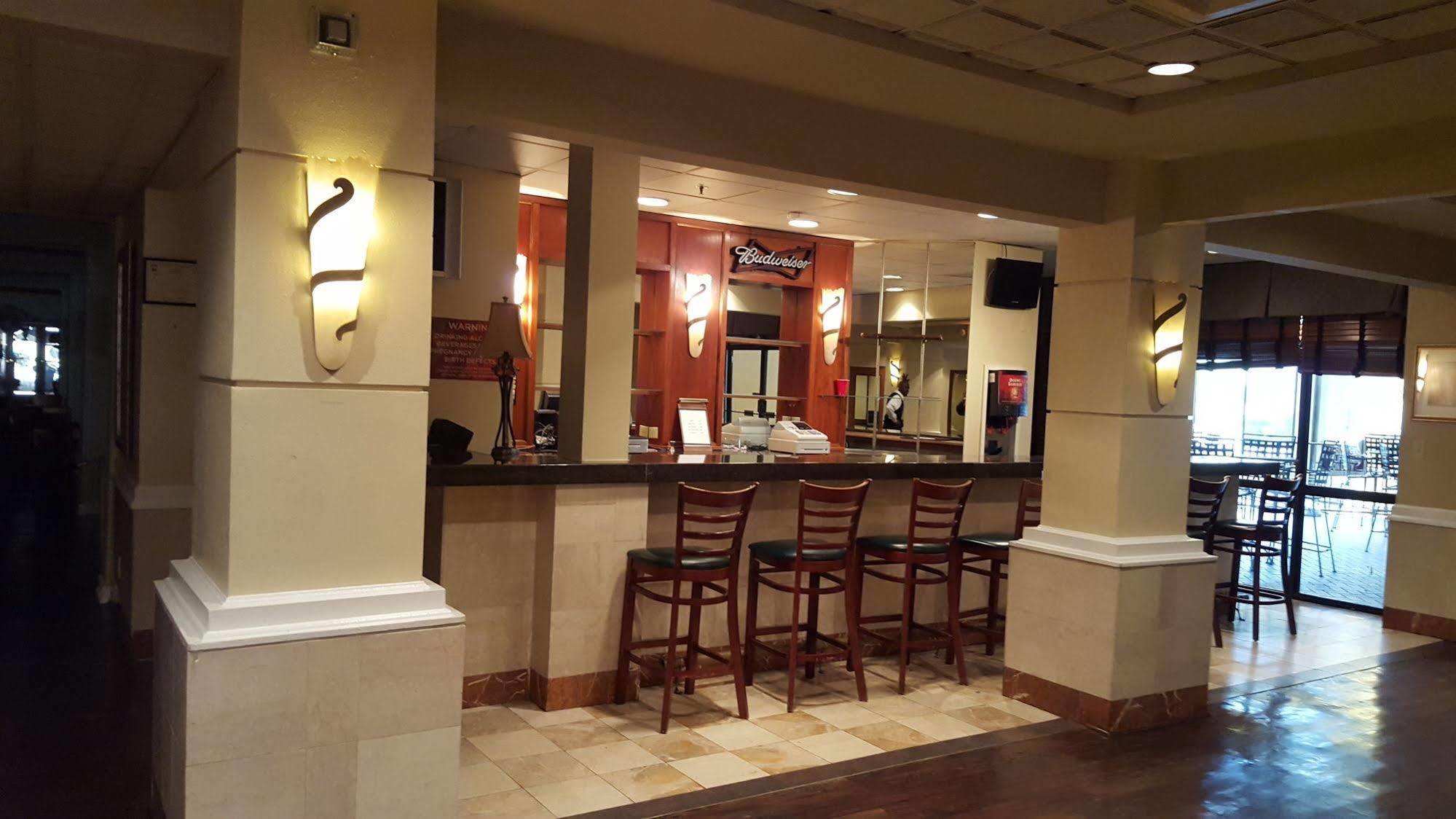 Hotel Ramada Plaza By Wyndham Atlanta Airport College Park Esterno foto
