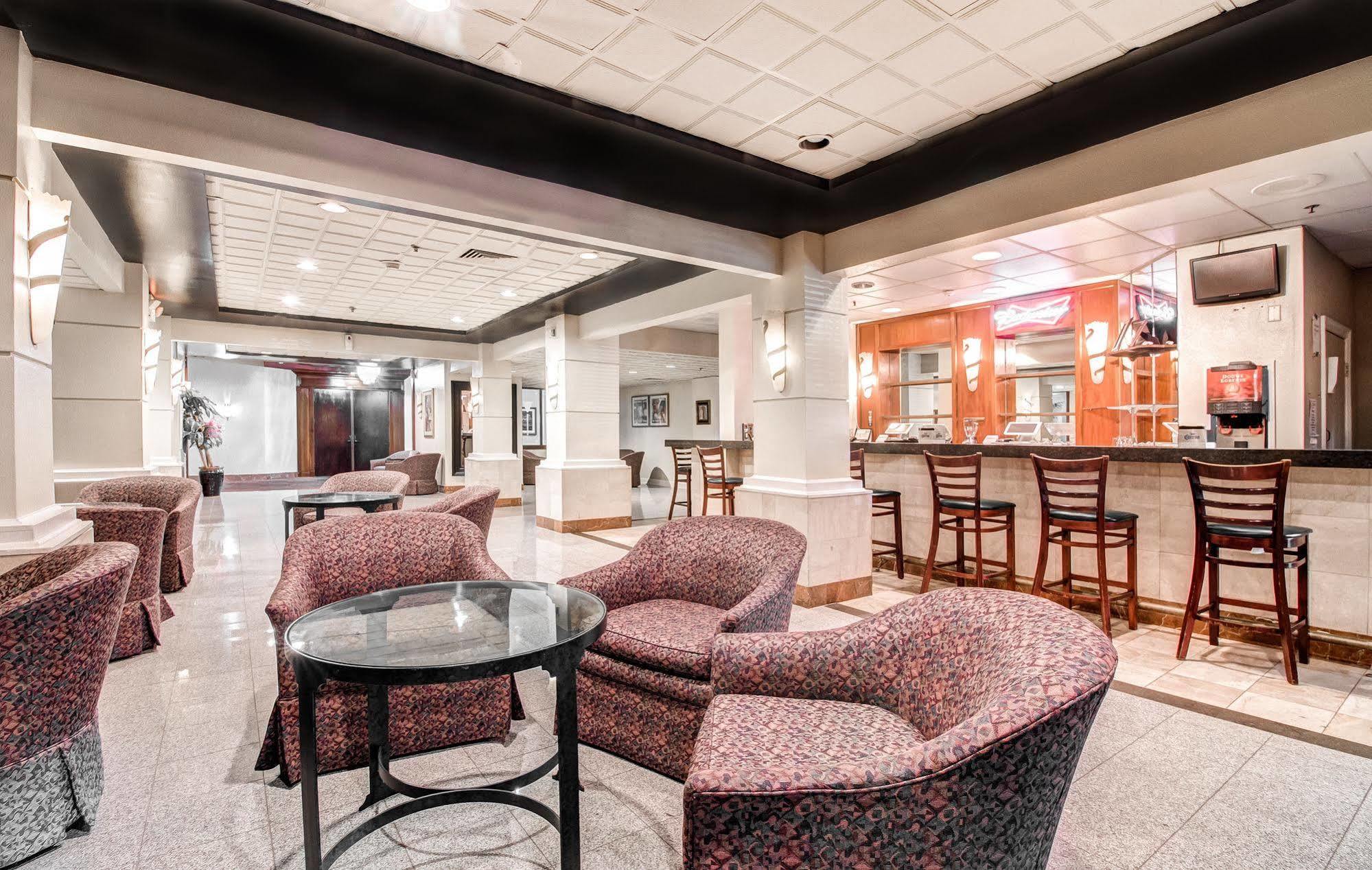 Hotel Ramada Plaza By Wyndham Atlanta Airport College Park Esterno foto