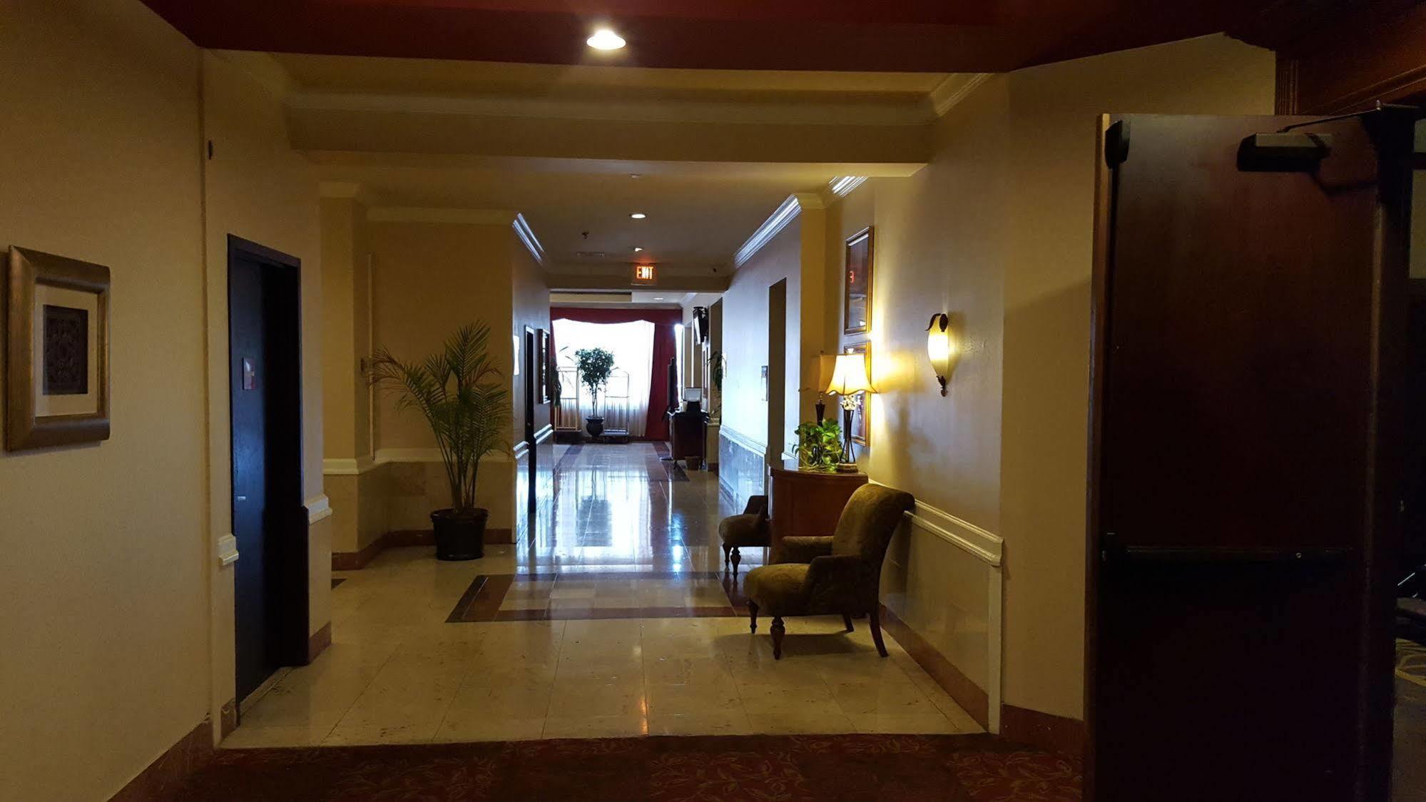 Hotel Ramada Plaza By Wyndham Atlanta Airport College Park Esterno foto